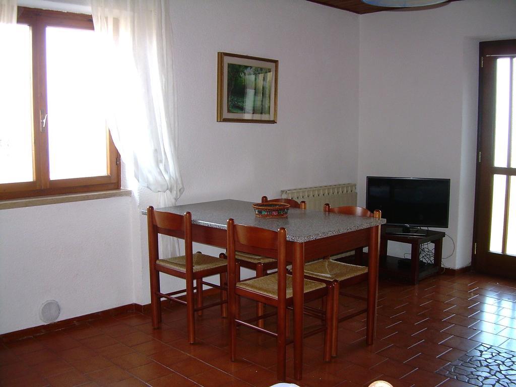 דירות ברנצונה סול גארדה Casa Mary חדר תמונה