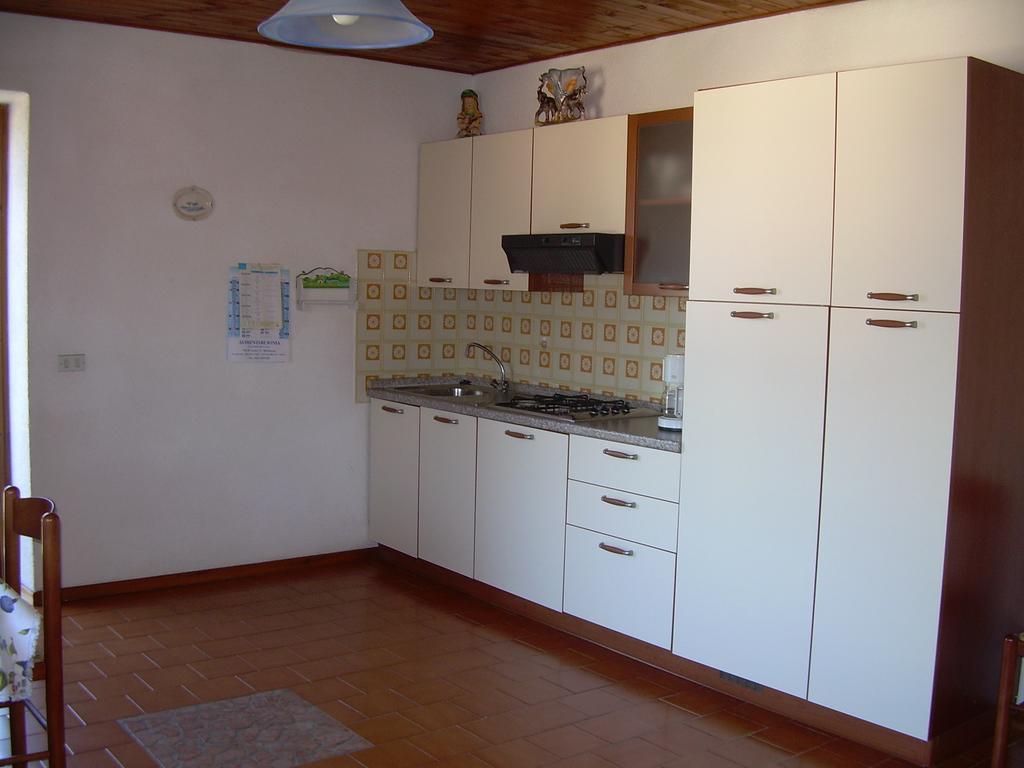 דירות ברנצונה סול גארדה Casa Mary חדר תמונה